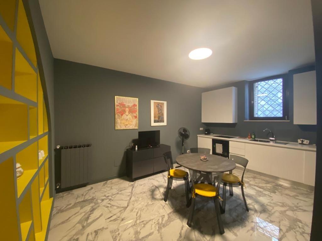 Modern City Center Apartment Беневенто Екстериор снимка