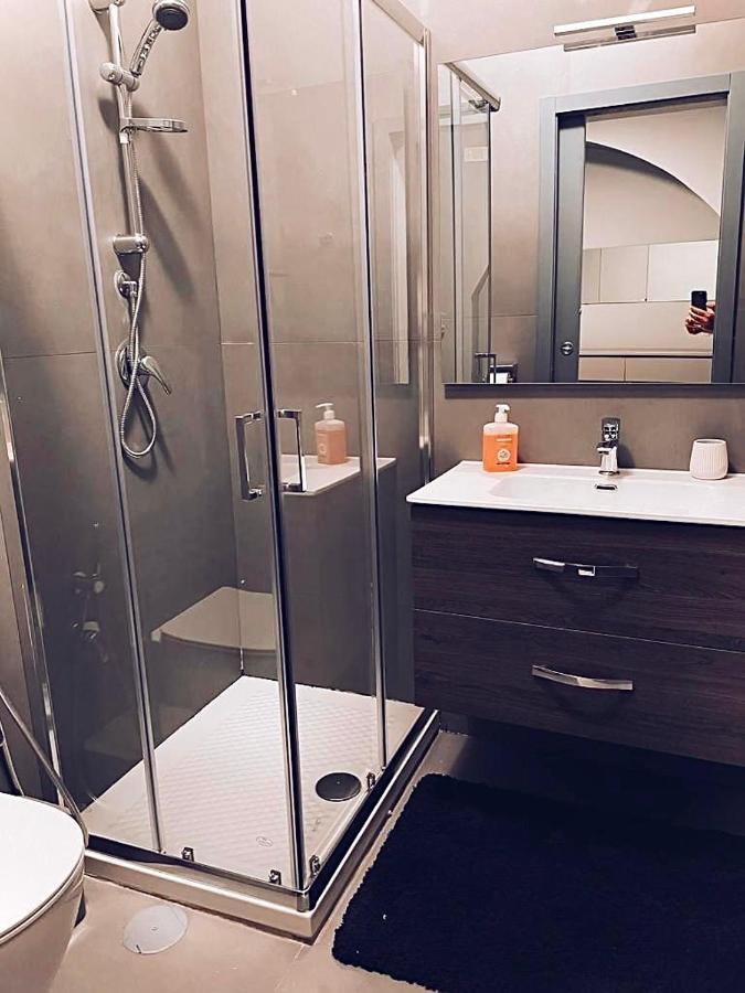 Modern City Center Apartment Беневенто Екстериор снимка
